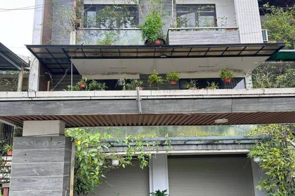 nha-duong-huyen-tran-cong-chua-01